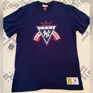 NWT Mitchell & Ness Cooperstown Collection New York Yankees Shirt Mens Medium.